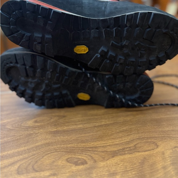 La Sportiva Red and Black Men's Boots - Picture 2 of 7